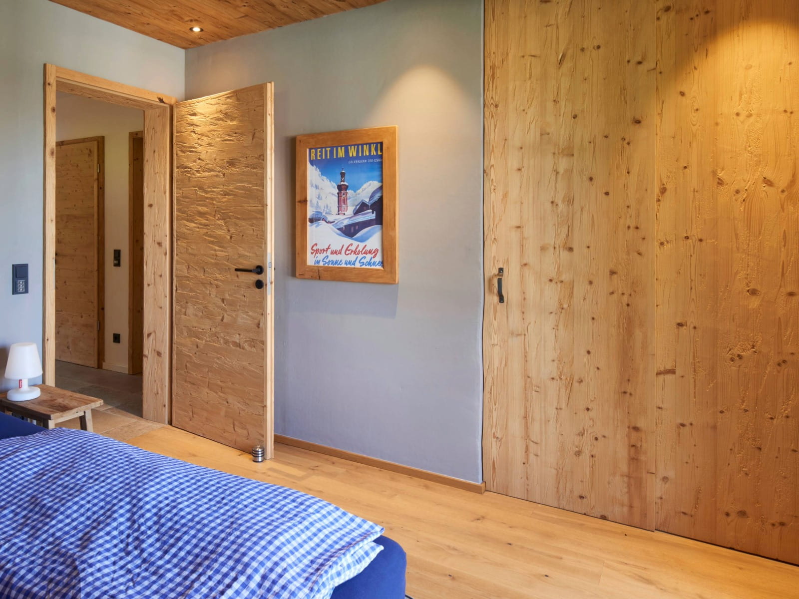 Wand- und Deckenverkleidung Paneele Zirbe Alpin gehackt, N+F, 19x146x1970mm