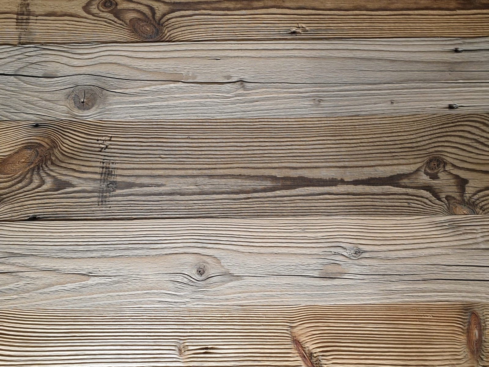 Wand- und Deckenverkleidung Altholz Kiefer, sonnenverbrannt, N+F